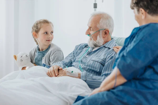 Gespräch mit Enkelin — Stockfoto