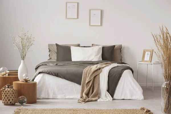 Spacious bedroom interior in beige and olive colour — Stock Photo, Image