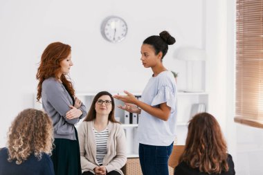 Sorunlu kadınlar için kadın sorunları destek grubu