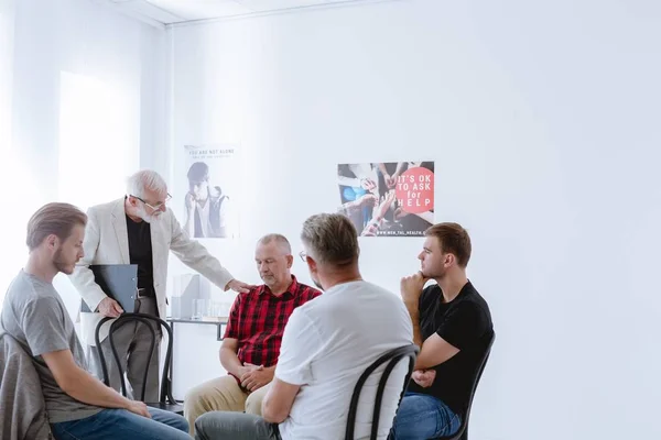 Men in different age in the support group