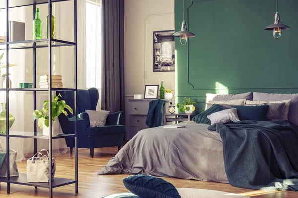 Mooi Slaapkamerinterieur Met Groen Design Kopieerruimte Lege Wand — Stockfoto