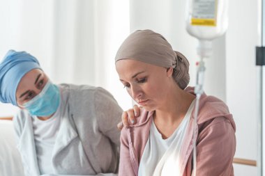 Kanserli genç kadınlar birbirini destekliyor