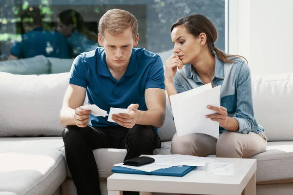 Young Couple Doing Paperwork Together Planning Family Budget Calculating Domestic — Stock Photo, Image