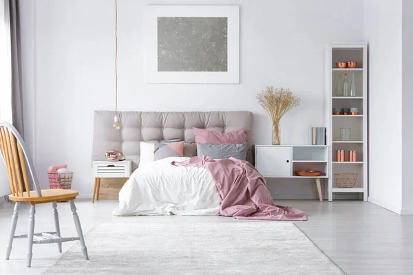 Dormitorio Con Acentos Rosa Pastel Gris — Foto de Stock