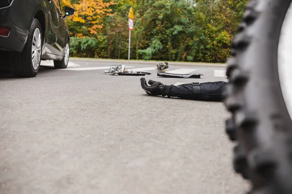 Смертельная Авария Машиной Мотоциклом — стоковое фото