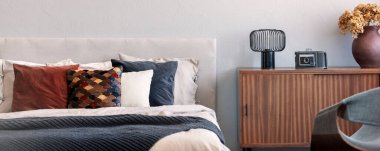 Modern düz, gerçek fotoğraf rahat kral yatak ile Trendy yatak odası