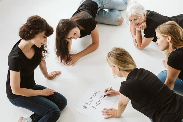 Group Women Fighting Equal Rights — Stock Photo, Image