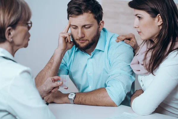 Fertilità Medico Con Uomo Donne Insieme Terapia Consultare Sessione Incapacità — Foto Stock