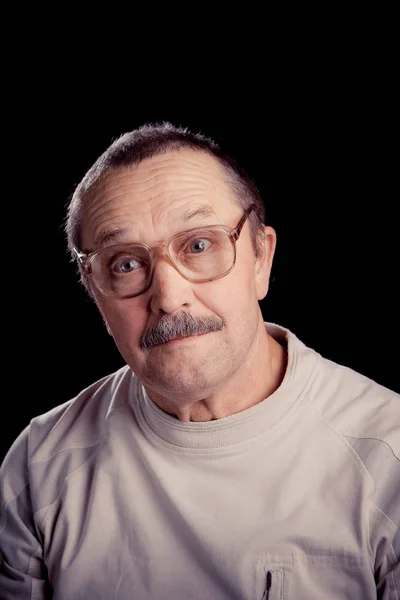 duygusal yaşlı adam gözlüklü portresi