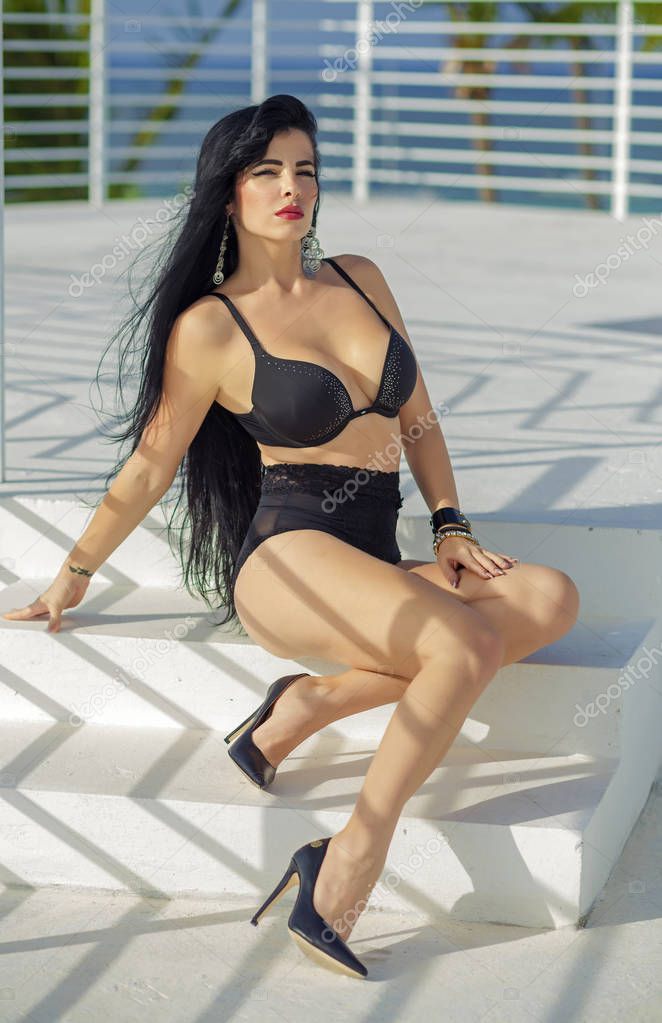 Paypoq kiygan nozik ayol porno video