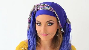 Stüdyo backgraunds Arap Ulusal giyim güzel kız