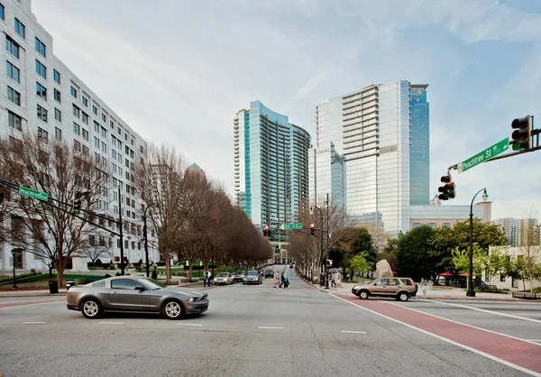 Abril, 2017, Geórgia, EUA, Peachtree, paisagem urbana — Fotografia de Stock