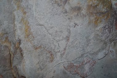 Zemin ve duvar doğal taş şeklinde kaplanmış. Yüzü, manzarası ve iç kısmı için..