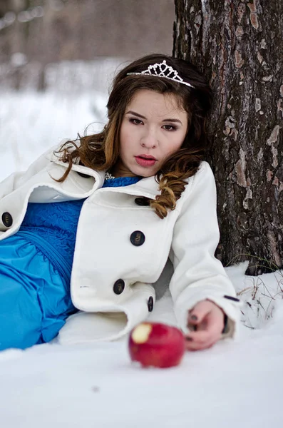 Retrato de inverno de uma menina bonita — Fotografia de Stock