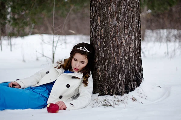 Retrato de inverno de uma menina bonita — Fotografia de Stock