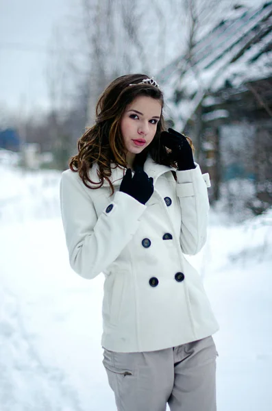 Potret musim dingin seorang gadis cantik — Stok Foto