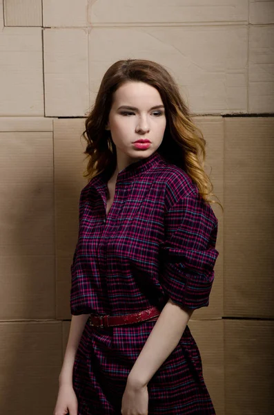 Menina em camisa curta — Fotografia de Stock