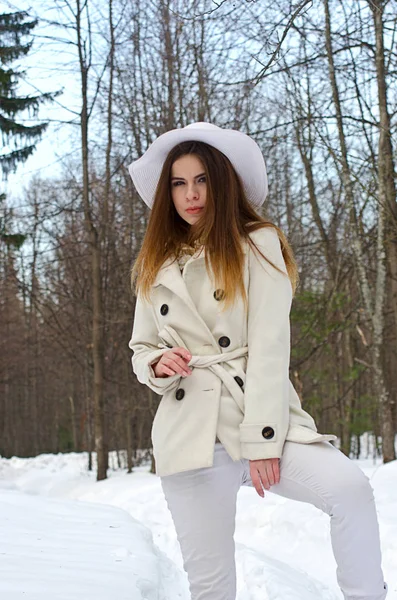 Menina bonita em um casaco — Fotografia de Stock