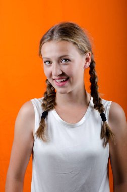 pigtails çilli kız