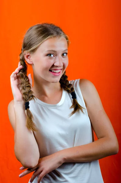 pigtails çilli kız