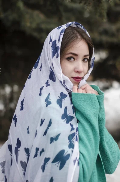 Menina bonita em casaco de lã — Fotografia de Stock