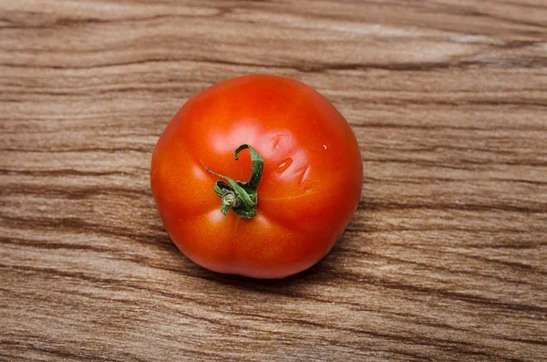 Tomate Rojo Maduro Del Jardín — Foto de Stock