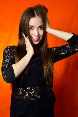 Güzel bir kızın portresi.