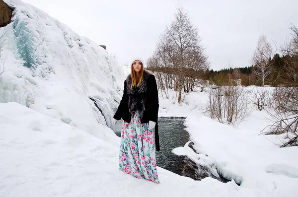 Menina Bonita Inverno Natureza — Fotografia de Stock