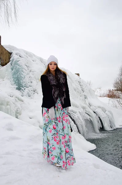 Menina Bonita Inverno Natureza — Fotografia de Stock