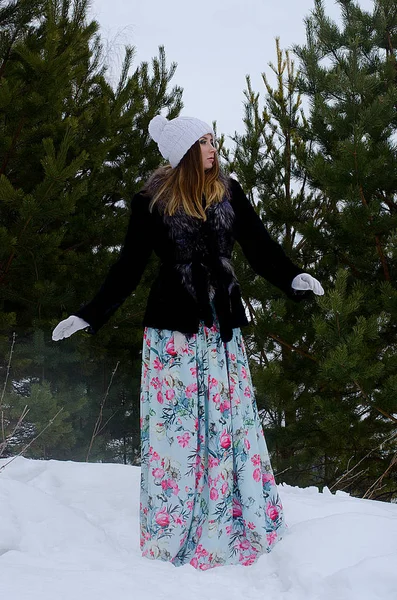 Beautiful Girl Winter Nature — Stock Photo, Image