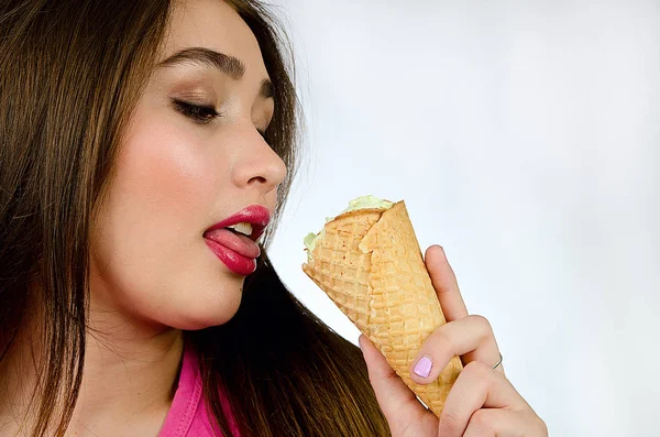 Beautiful Girl Ice Cream — Stock Photo, Image