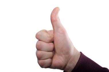 Bir adam parmaklarıyla oynar.