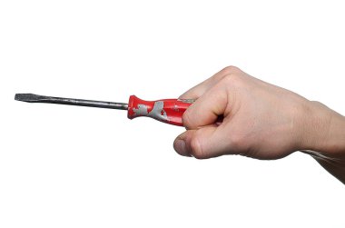 Adamın biri elinde tornavidayla oynuyor.