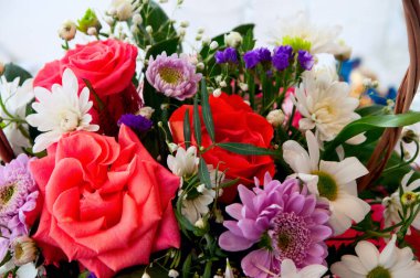 Bir buket çiçeğin kompozisyonu