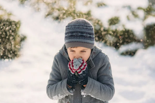 Inverno con bambino — Foto Stock