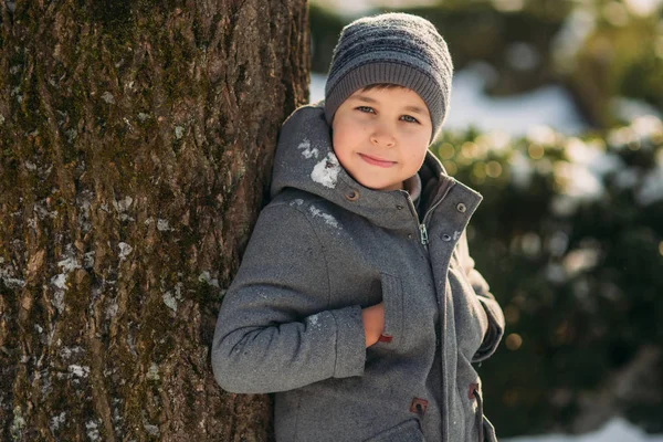 Inverno com criança — Fotografia de Stock