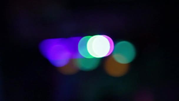 Espectáculo de luces en la discoteca. Boke de linternas de colores . — Vídeos de Stock