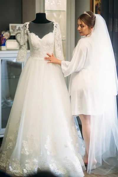 Ritratto di sposa in abito da sposa . — Foto Stock