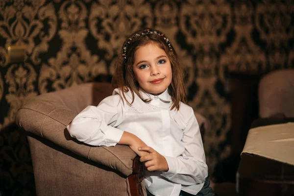 Moeder en dochtertje in het restaurant — Stockfoto