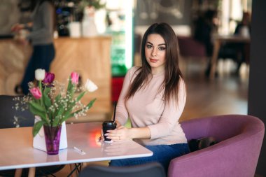 Oturma ve emir bekliyoruz müşteri