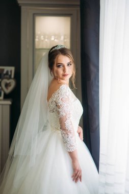 Bir gelinlik gelin portresi. Otelin yeri gelin Giydir.