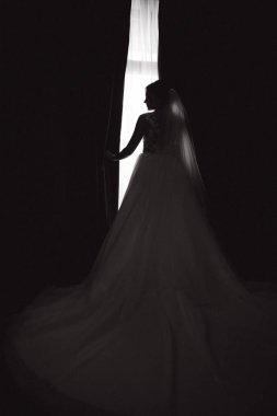 Gelinin silueti sabah otelde.