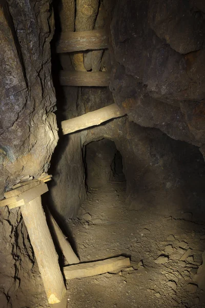 Old Mine shaft — Stock Photo, Image