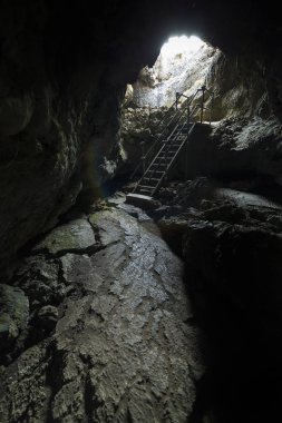 Yeraltı merdiven ve lav tüp Lave yataklar Milli Parkı'nda ile iz