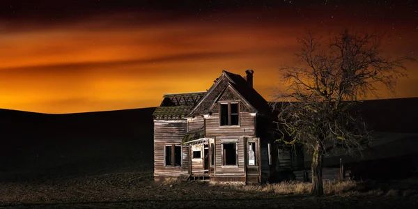 Casa de fazenda abandonada velha perto de Dufur, Oregon — Fotografia de Stock