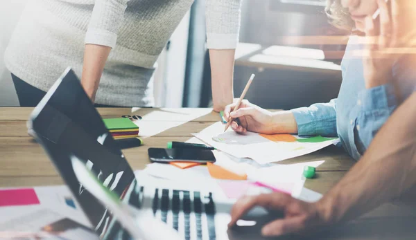 Young cowerkers working — Stock Photo, Image