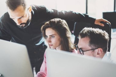 İş Projesi ile çalışma arkadaşları 