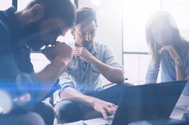 Yeni iş için araştırma yapma ortakları