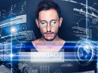 Genç adam programcı çalışma