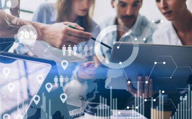 başlangıç projesi ile çalışma arkadaşları